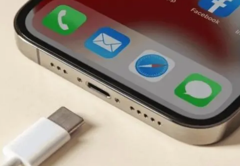 靖江苹果15维修分享iPhone15改USB-C接口后能和安卓用户互借充电器吗